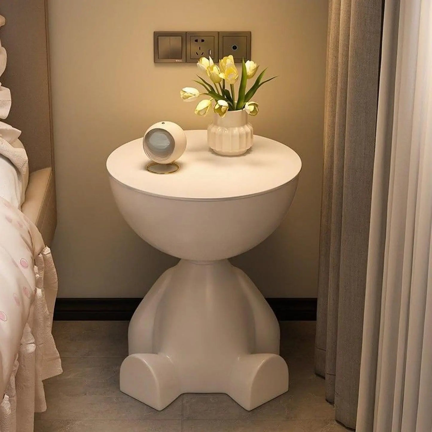 Decoratie woonkamer accessoires - Unieke vorm bijzettafel voor stijlvolle sfeer