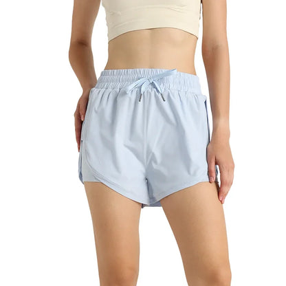 Stijlvolle yoga kleding met vrouwelijke snit