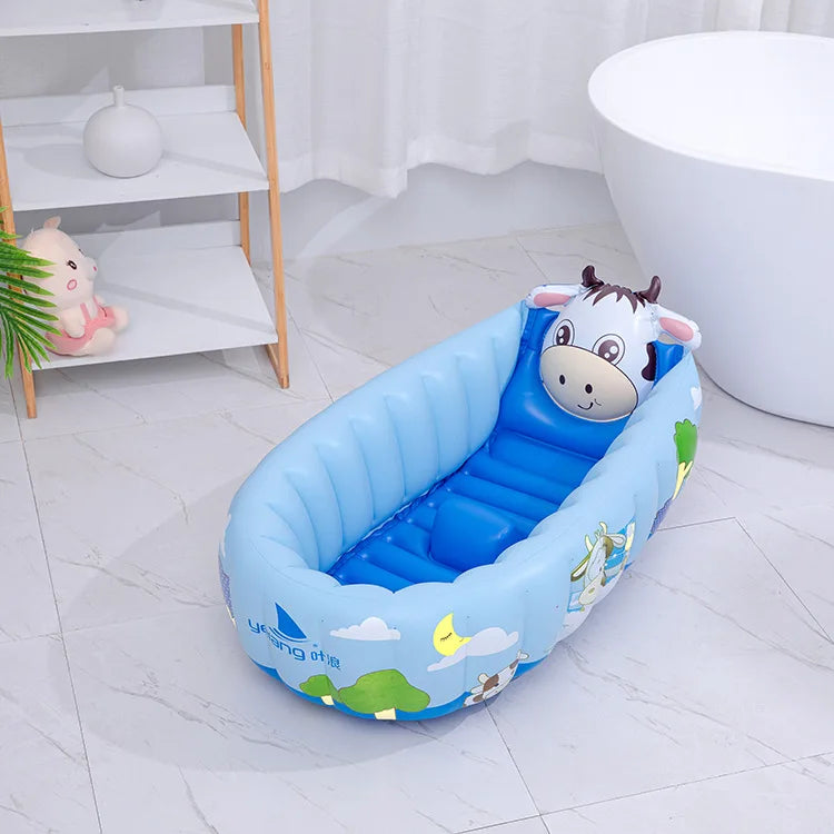 HEMA babybadje met zachte lijnen en pasteltinten