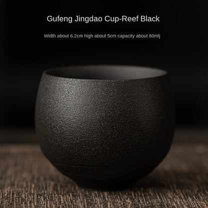 Decoratieve theepot als centerpiece