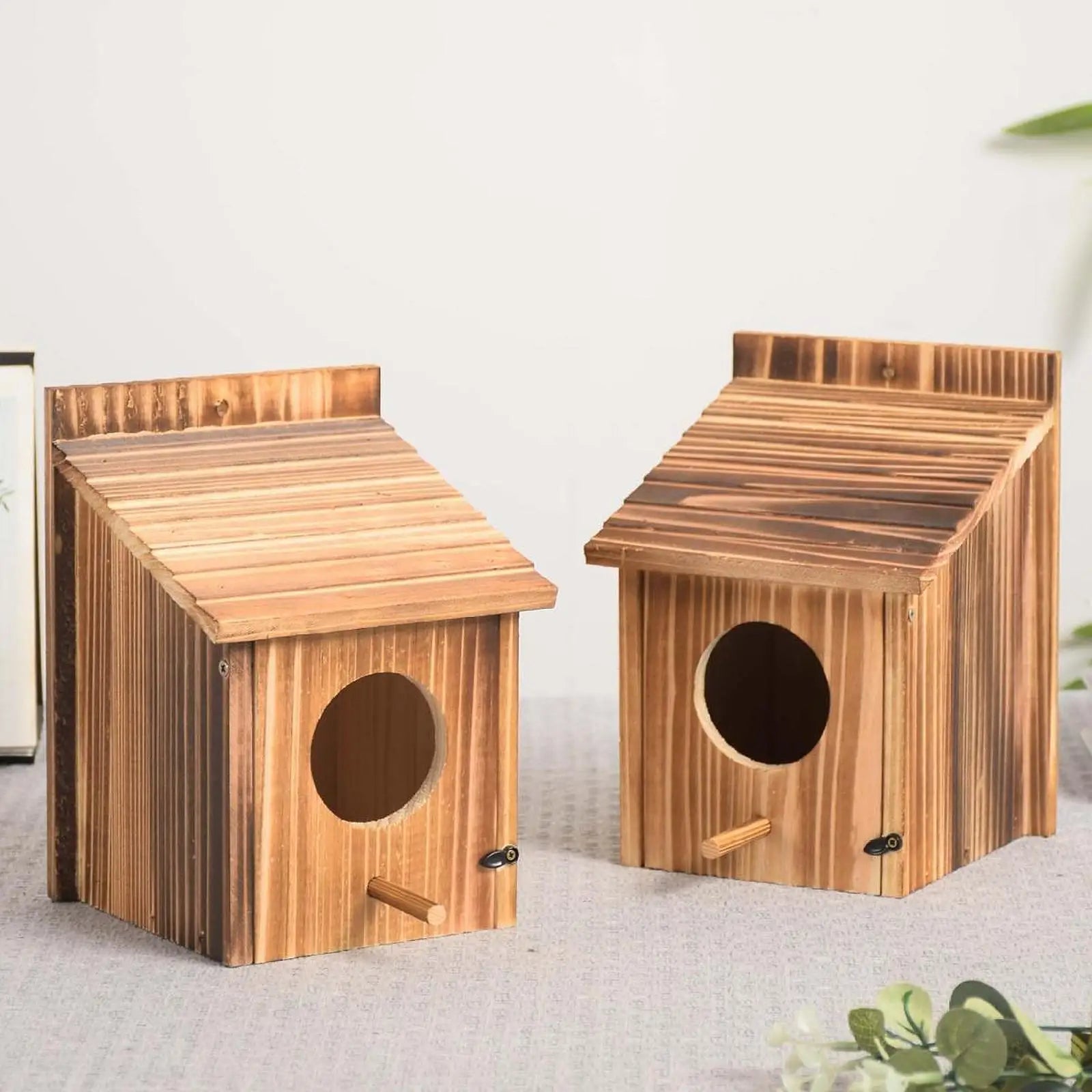 Klassiek vogelhuisje met puntdak – Tijdloos ontwerp