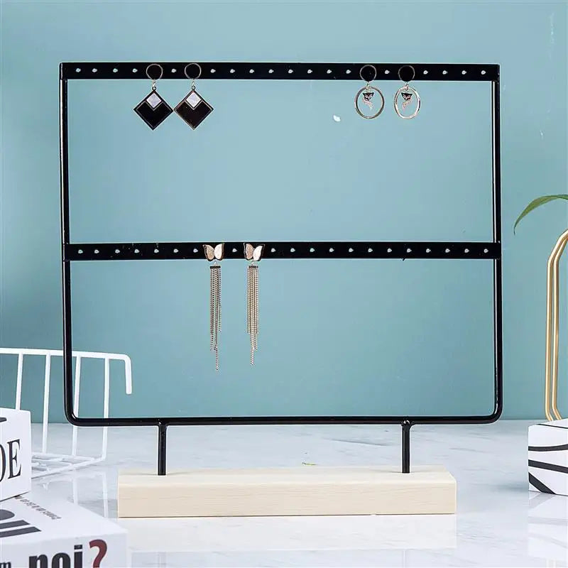 Minimalistische sieraden standaard – Eenvoud siert