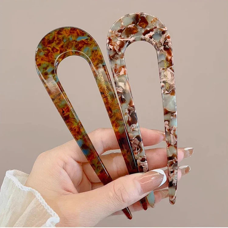 Gouden haarclip als stijlvolle accessoire
