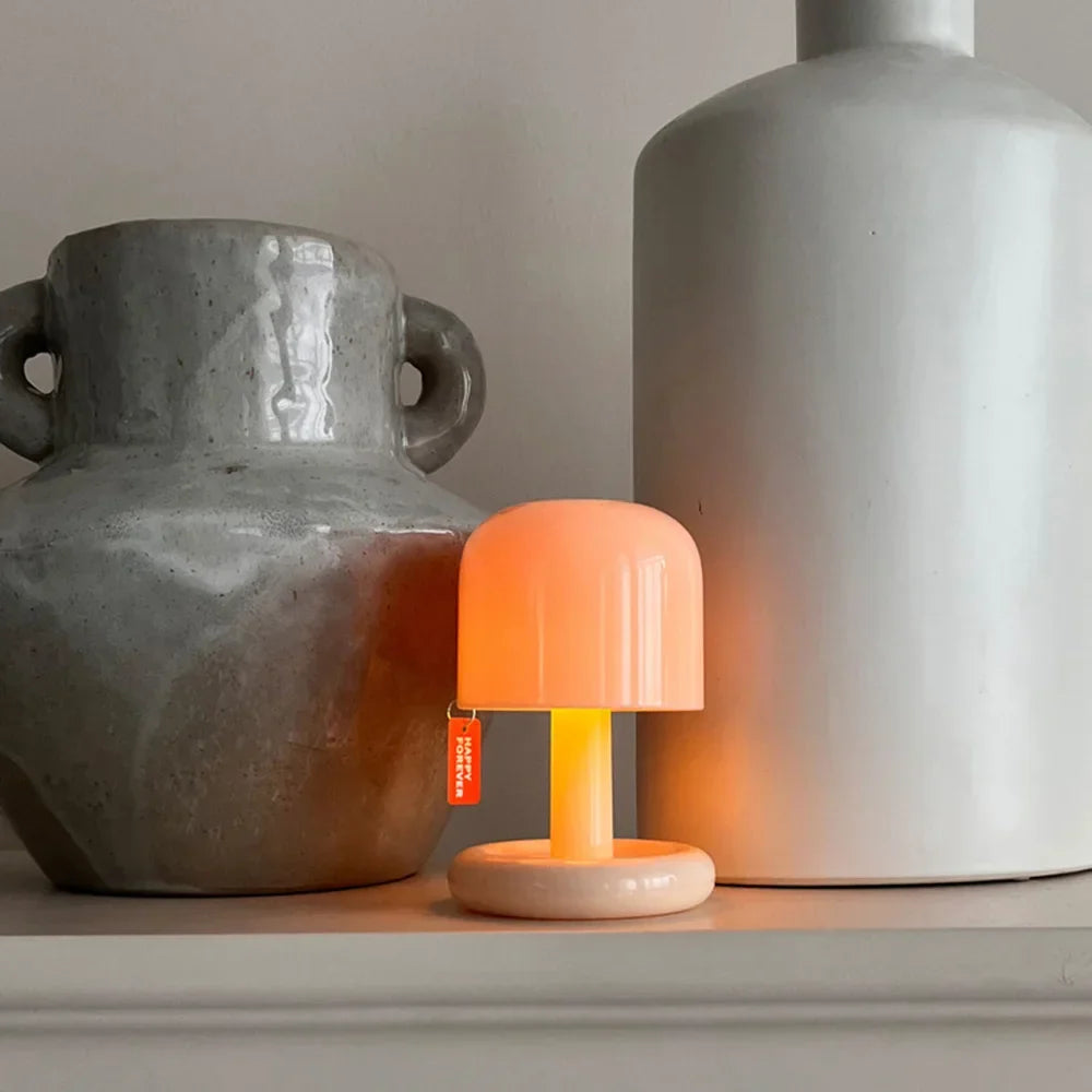 Lamp nachtkastje met houten voet – Natuurlijke charme