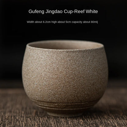Decoratieve theepot als centerpiece