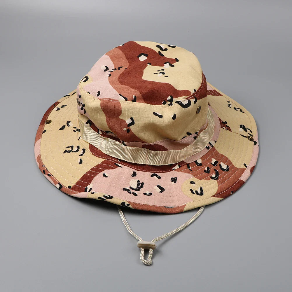Jachthoed met mix van materialen en kleuren