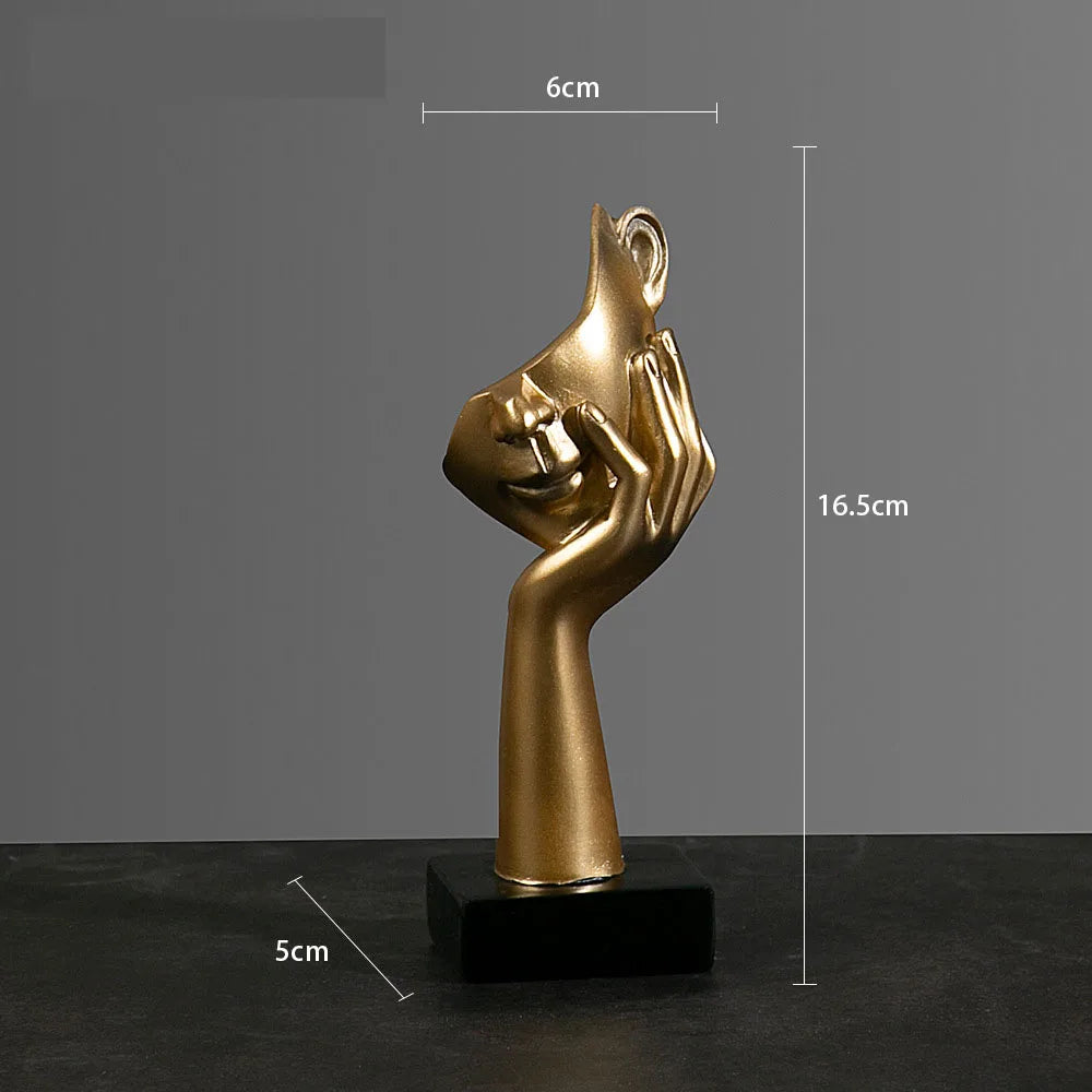 Gouden details in woonkamer accessoires – Chic accent