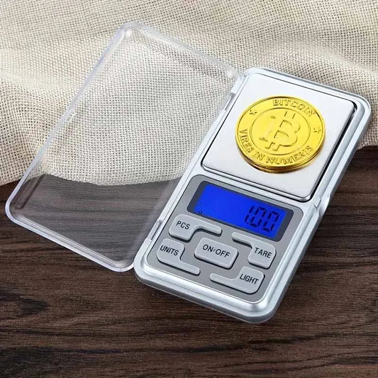 Digitale weegschaal met metalen accenten
