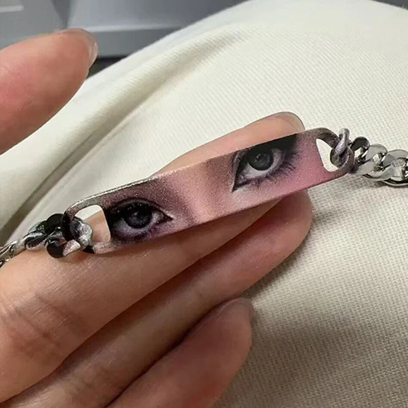 Ketting met naam en datum in elegante stijl