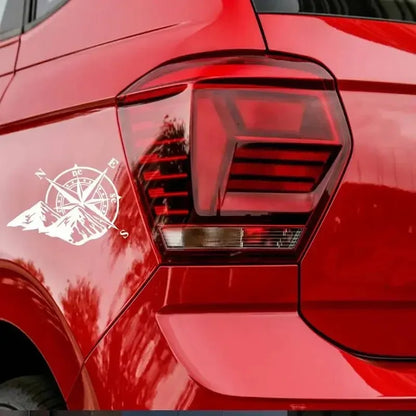 auto stickers - kompas en bergen design voor avontuurlijke rijders