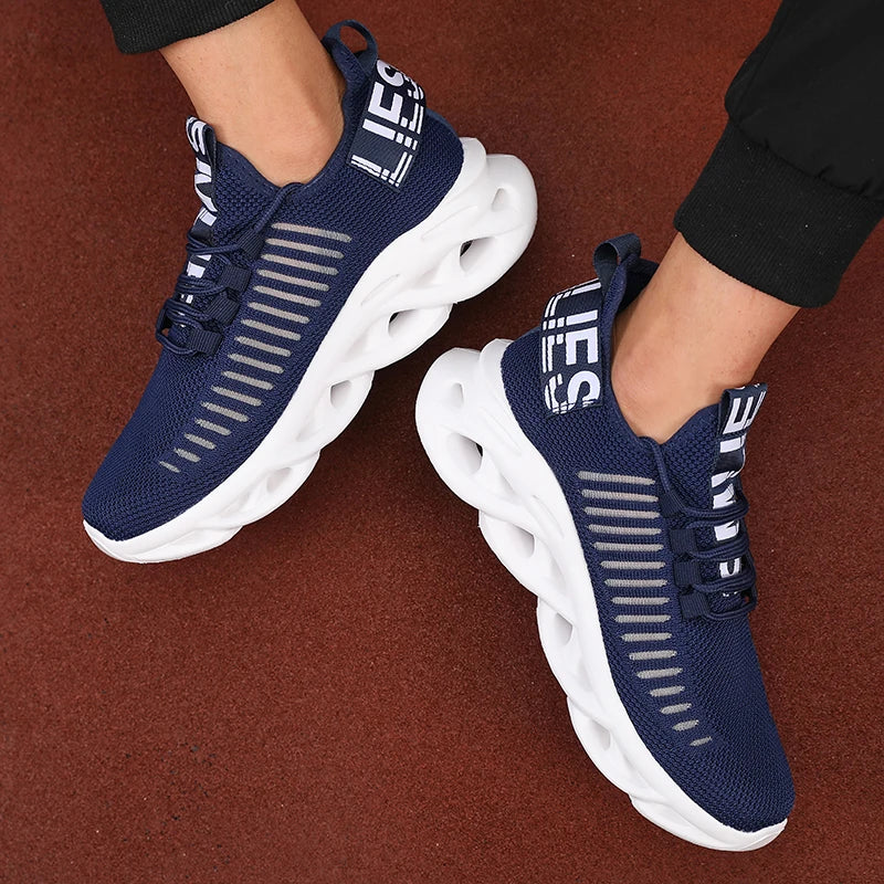 Flexibele herenschoenen met open structuur
