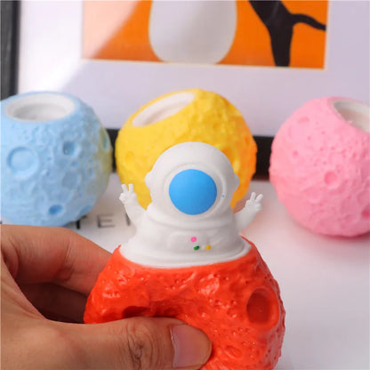 Intertoys stressbal met kleurrijke strepen