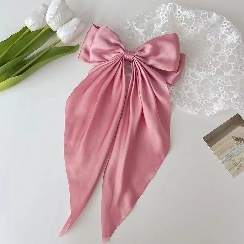Kleurrijke scrunchies voor een speelse look