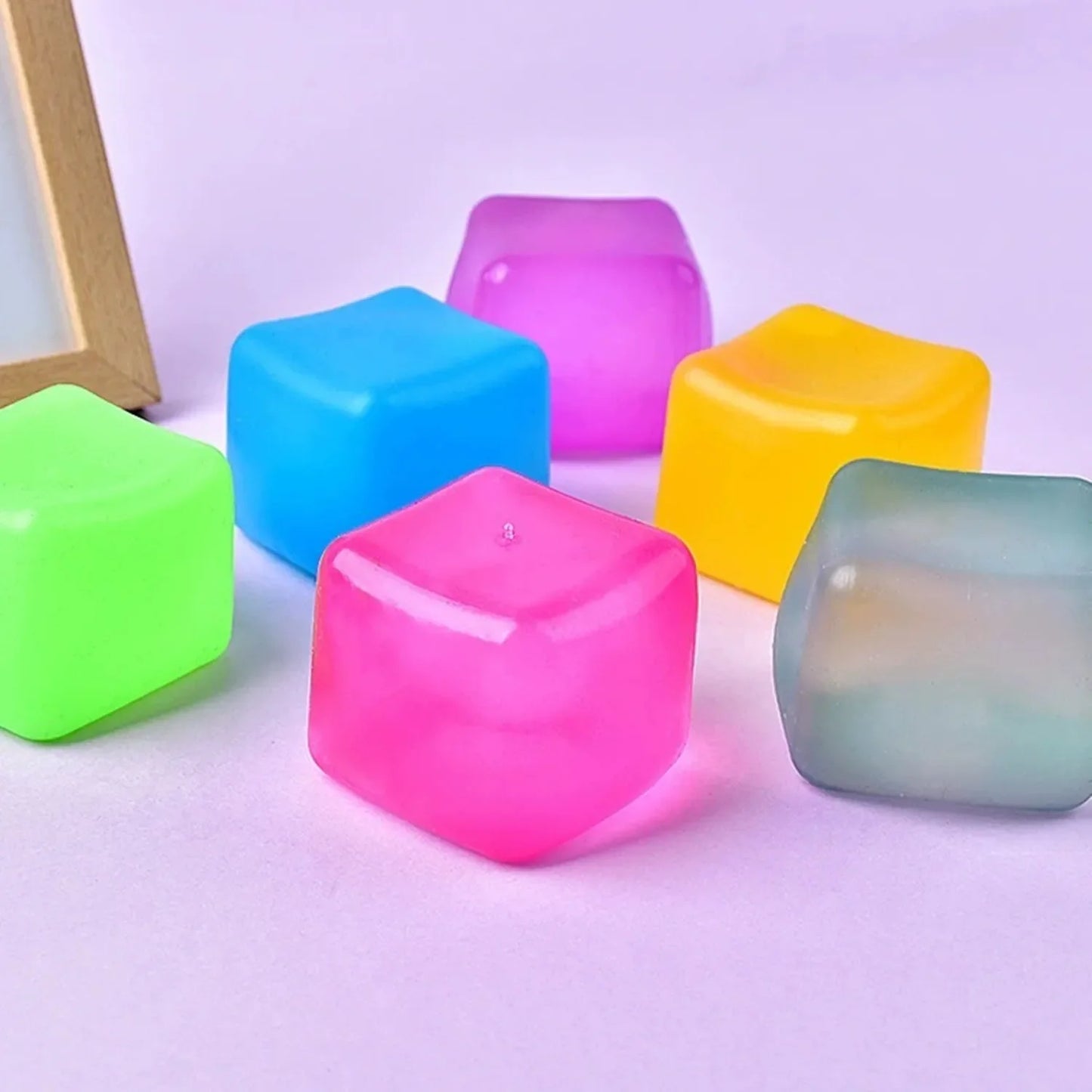 Stressbal Intertoys met dierenprint