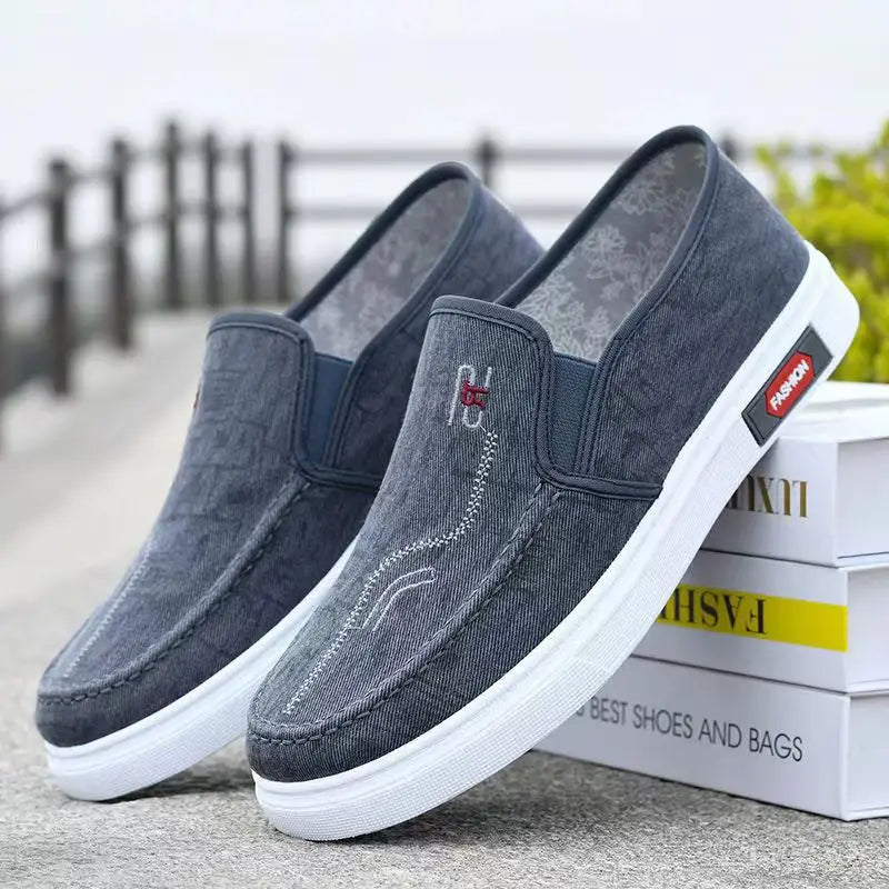 Lichte herenschoenen in zomers wit
