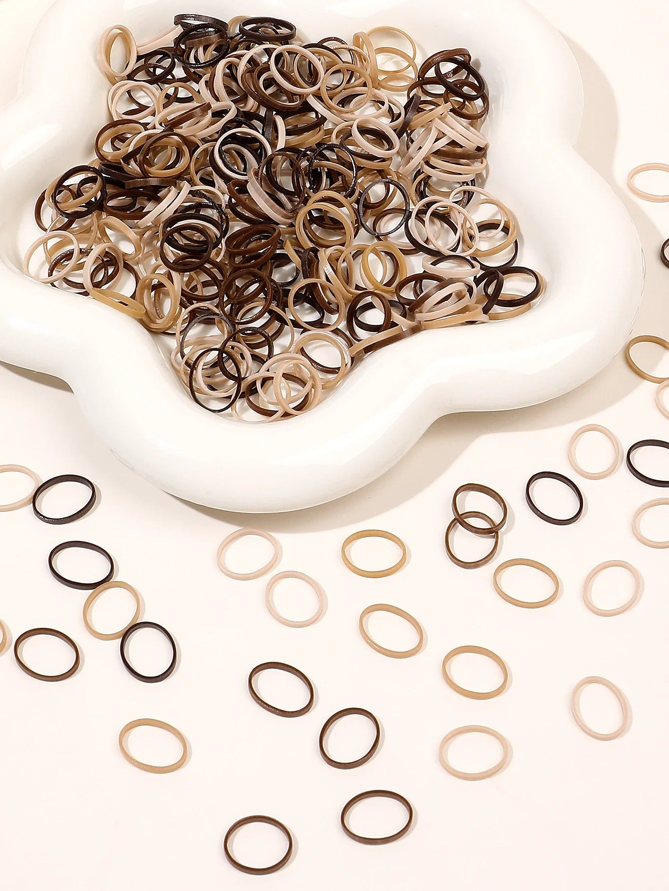 Decoratieve haarclip met bloemmotief