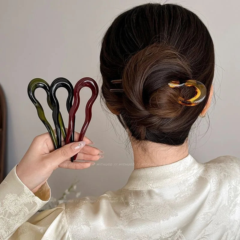 Decoratieve haarclip met bloemmotief