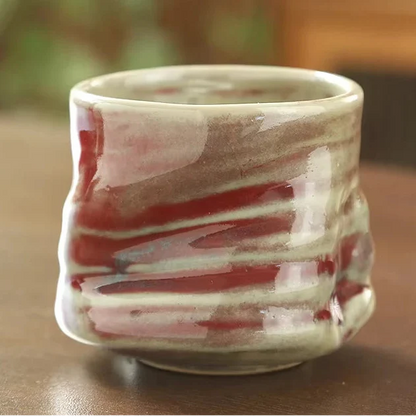Klassieke theepot met bloemenmotief