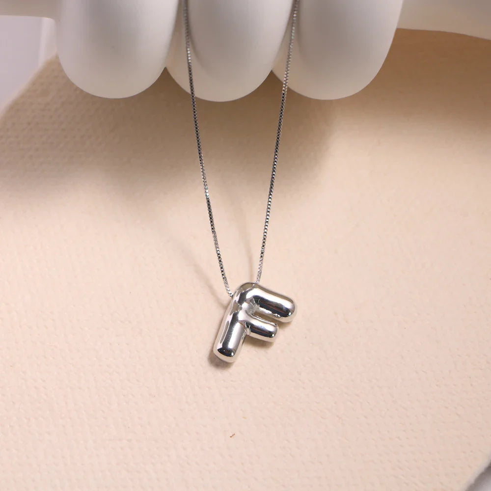 Moderne ketting met naam en geboortesteen