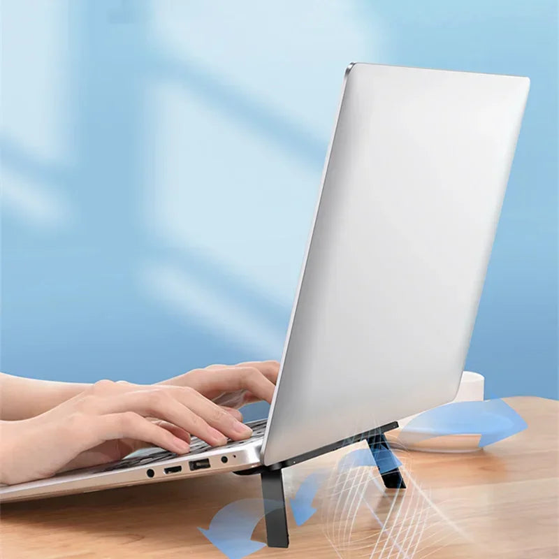 Laptop standaard met geïntegreerde muismat