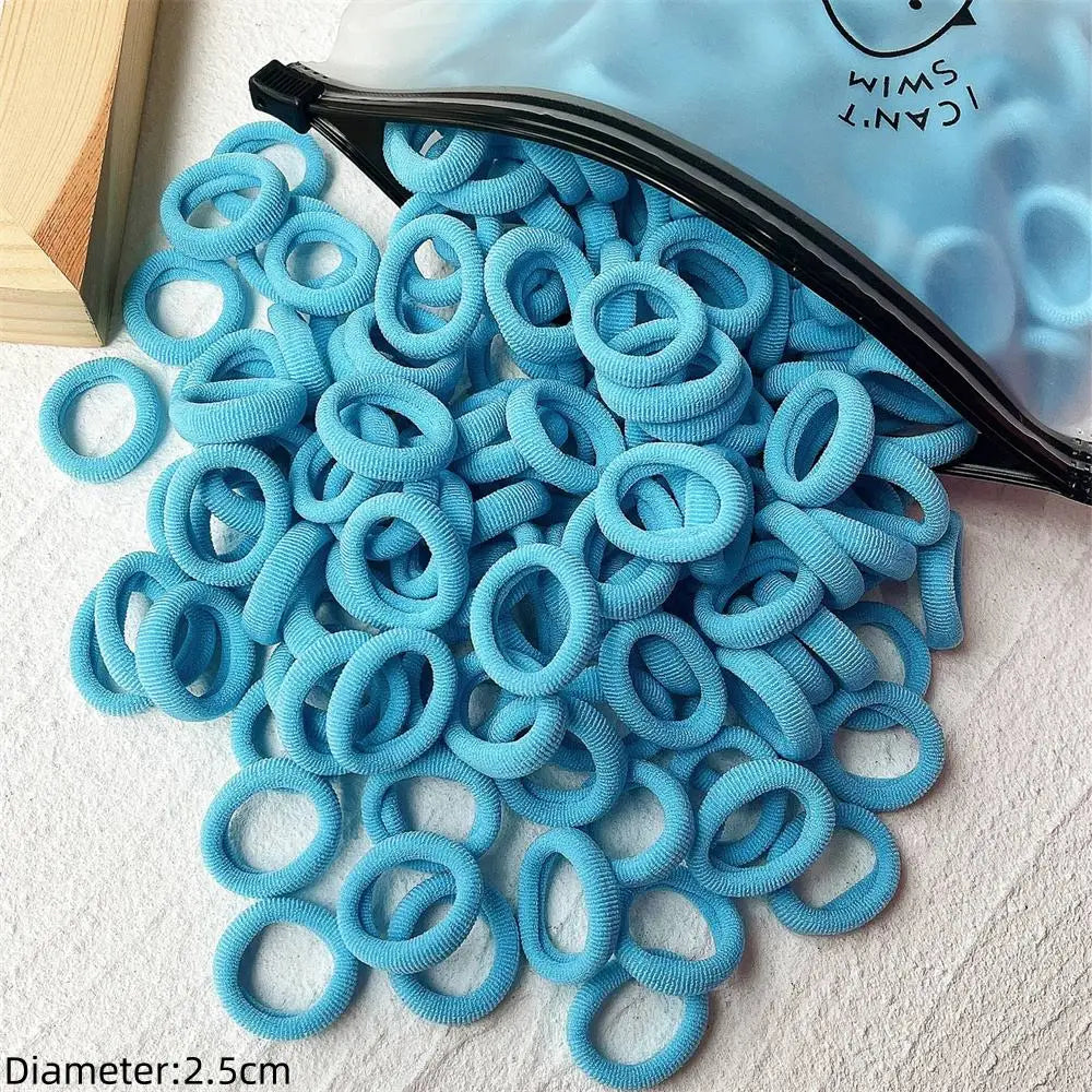 Decoratieve haarclip met bloemmotief