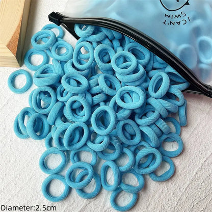 Decoratieve haarclip met bloemmotief