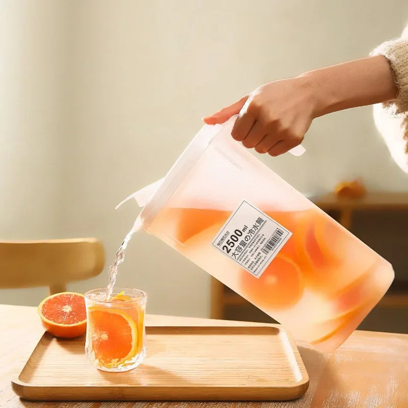 Drankdispenser met tekstprint – Creatieve uitstraling