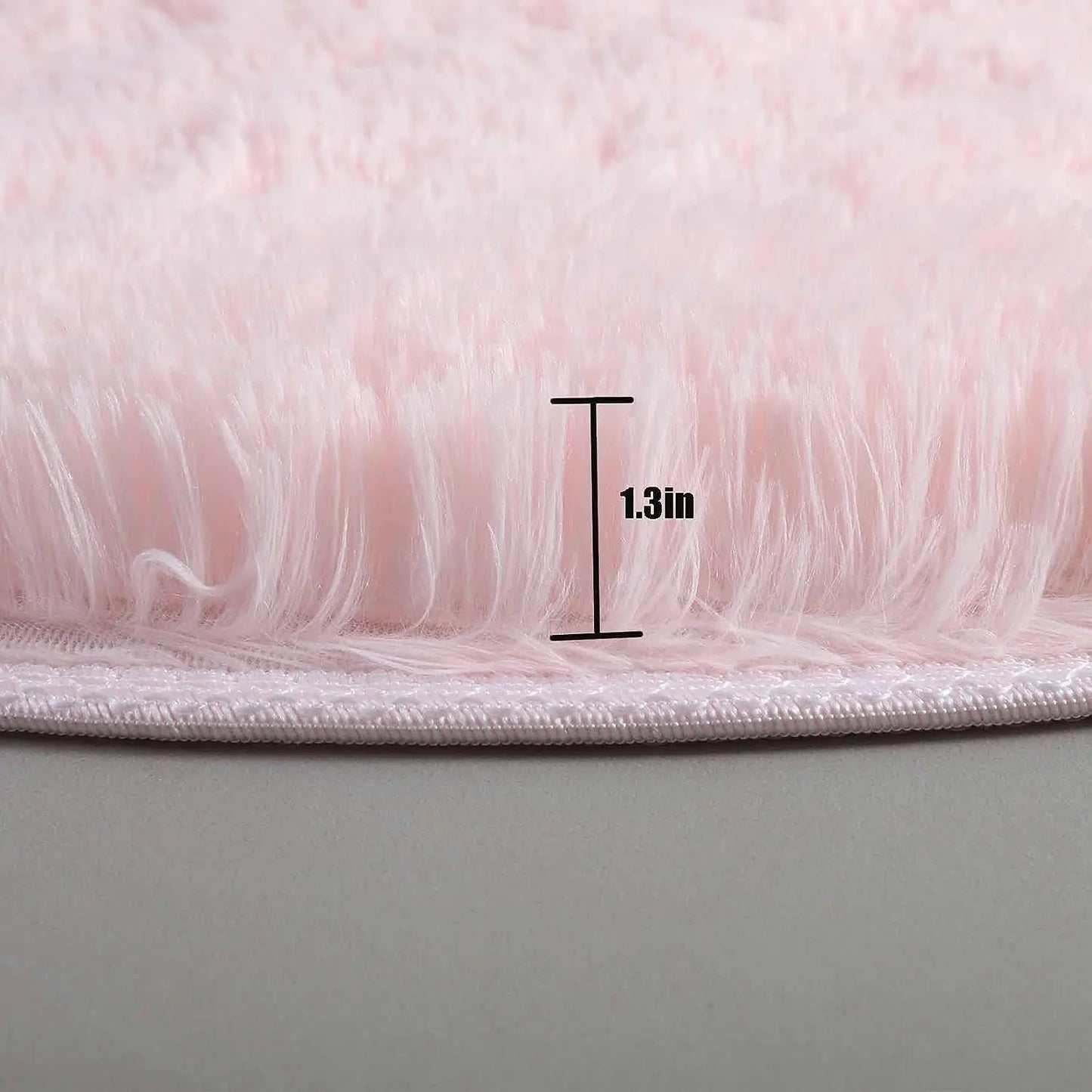 Gouden details in woonkamer accessoires – Chic accent