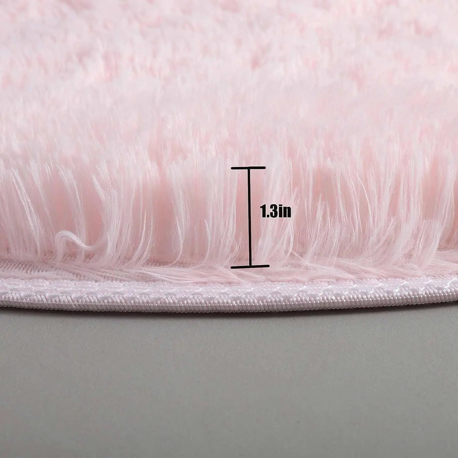 Gouden details in woonkamer accessoires – Chic accent