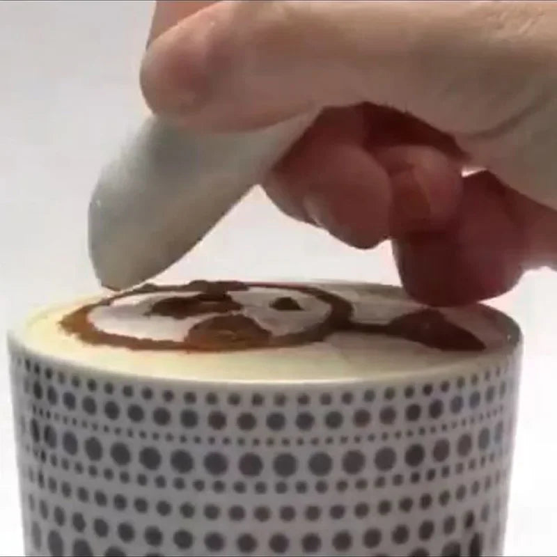 Koffiewaar voor cappuccino met schuimkannetje
