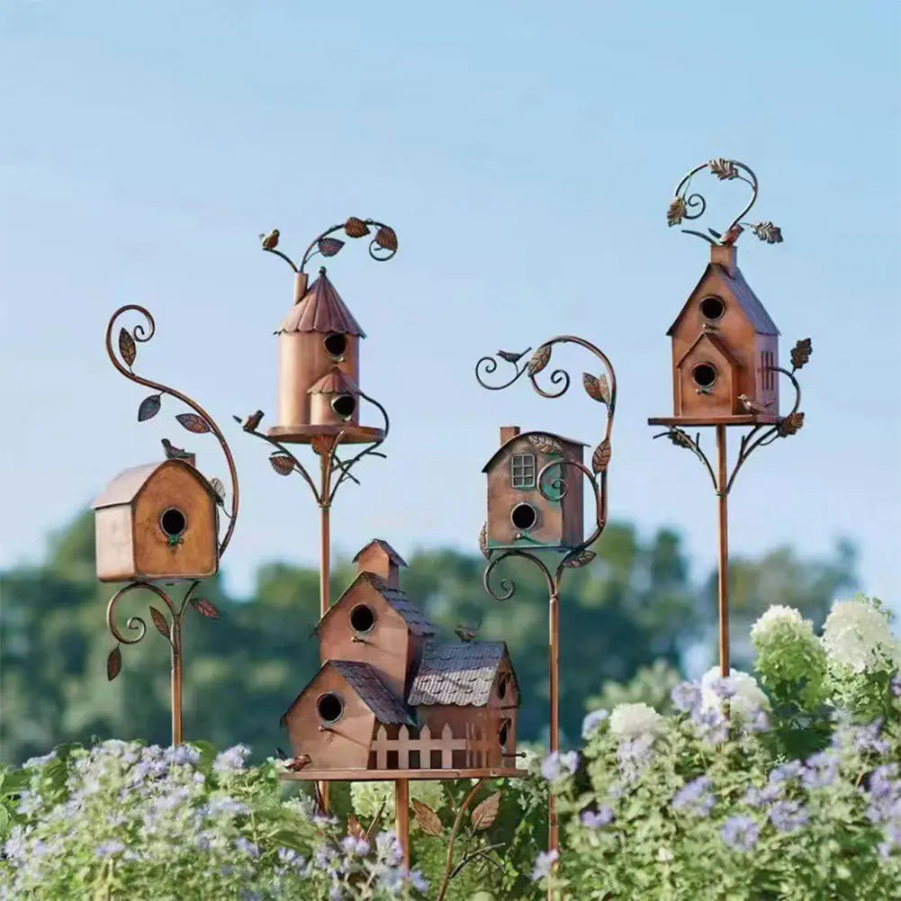 Klassiek vogelhuisje met puntdak – Tijdloos ontwerp