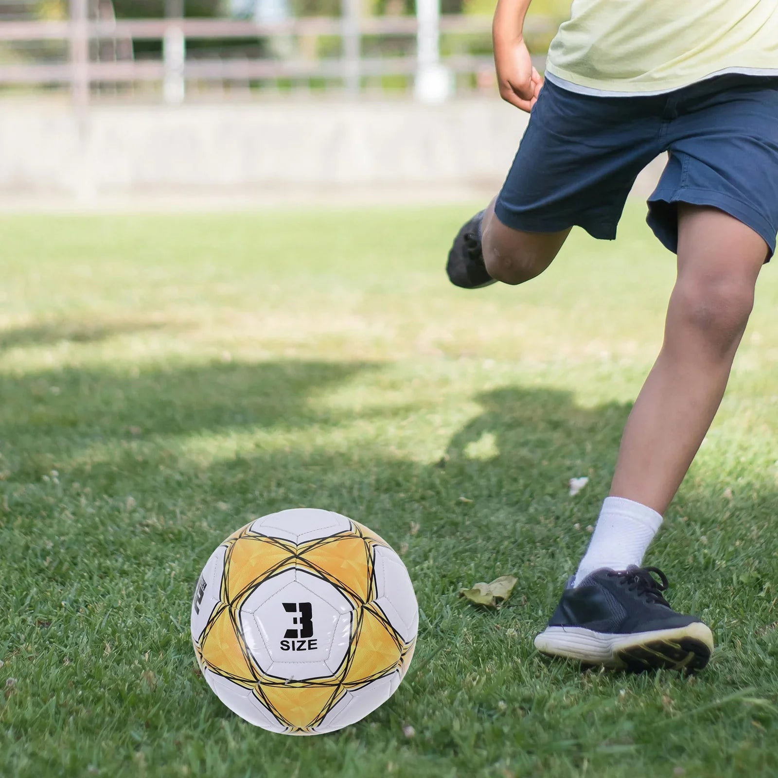 Voetbal met perfecte stuit en richting