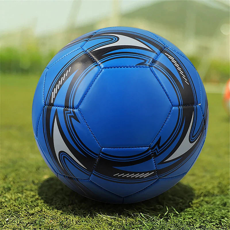 Straatvoetbal met goede grip op tegels