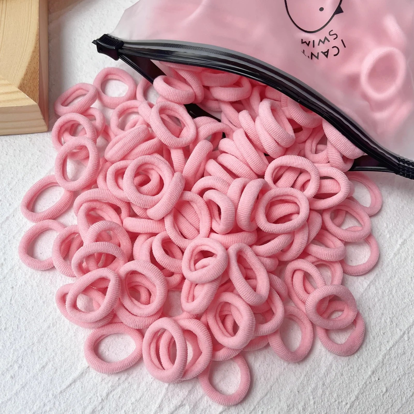 Haarband met strik in velvet stijl