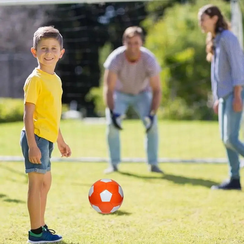 Straatvoetbal met zachte touch en hoge rebound
