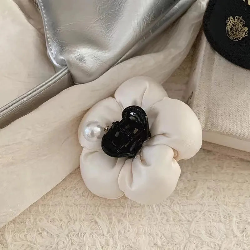 Stijlvolle scrunchies van satijn en fluweel