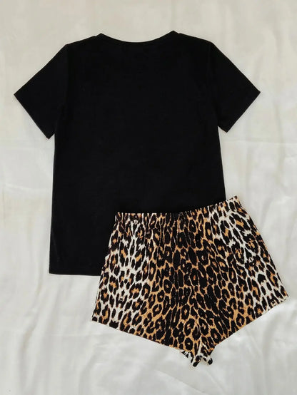 Dames pyjama met schattige patronen