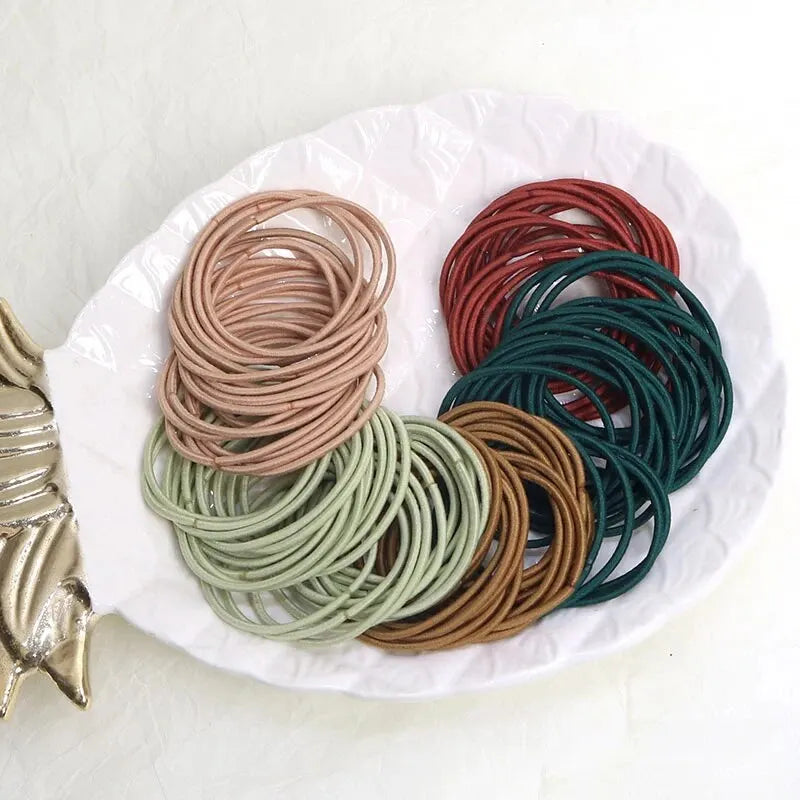 Haar accessoires met klassieke parelaccenten