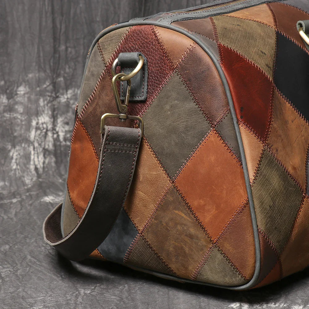 Compacte draagtas met leren details
