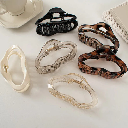 Haar accessoires met klassieke parelaccenten