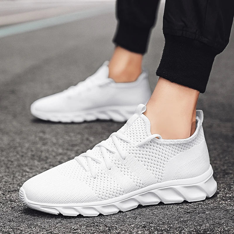 Lichte herenschoenen in zomers wit