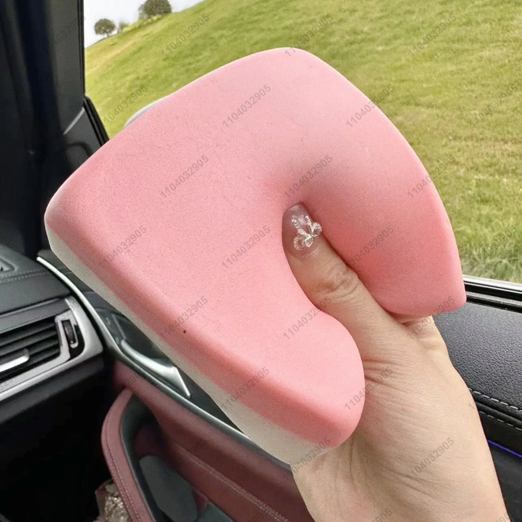 Compacte stress ball met knijpweerstand