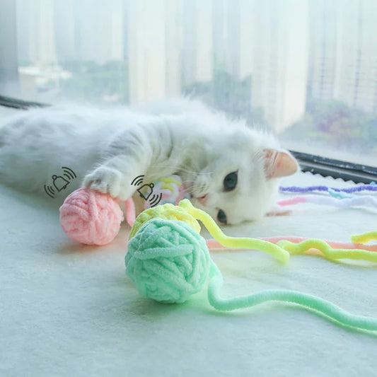 Kattenspeeltjes met bal en spoor – Rollercoaster effect