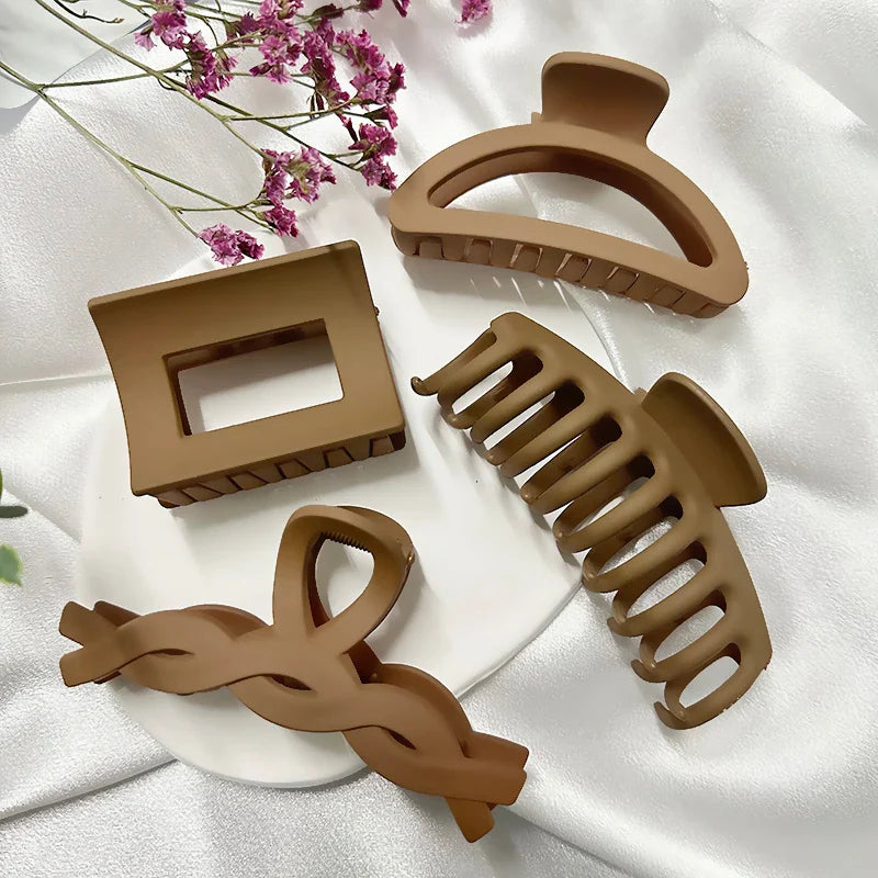 Haar accessoires in natuurlijke tinten