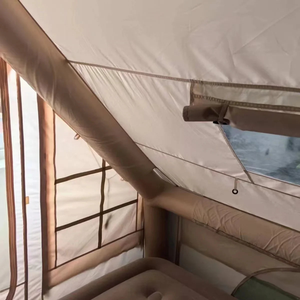 Decathlon tent met aerodynamisch design – Bestand tegen wind