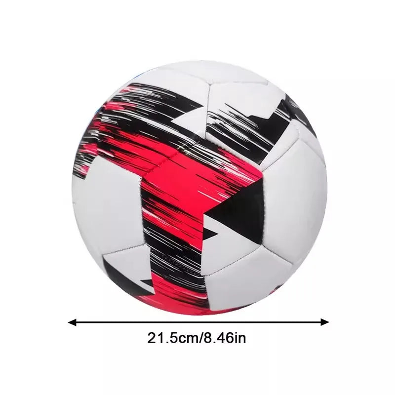 Voetbal met kleurrijk design voor goed zicht