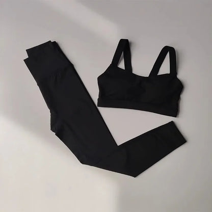 Zachte yoga kleding van H&M in aardetinten