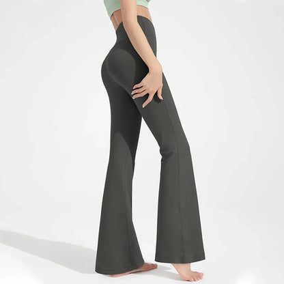 Trendy yoga kleding in fleurige prints