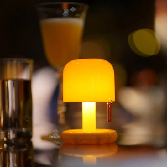 Design nachtkastlamp met metalen accenten – Luxe en modern