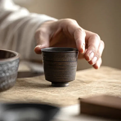 Design theepot met moderne lijnen